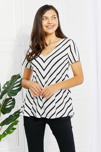 Yelete Casual Living Full Size Chevron Stripe V-Neck Tee