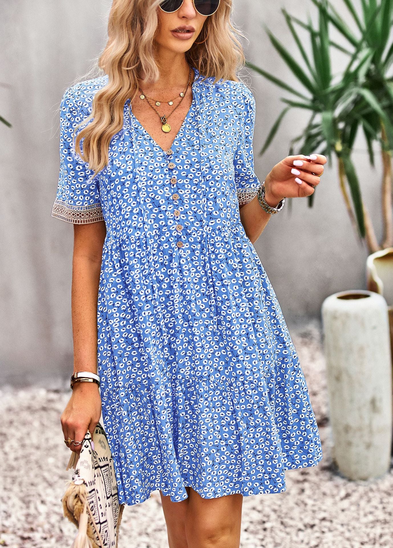 Floral Buttoned Puff Sleeve Dress